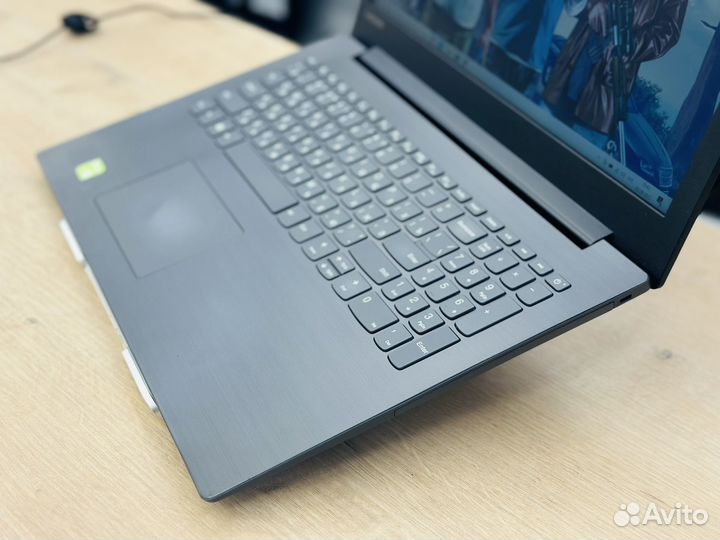 Игровой Lenovo full HD Core i3-7020U/ 8 RAM/ MX110