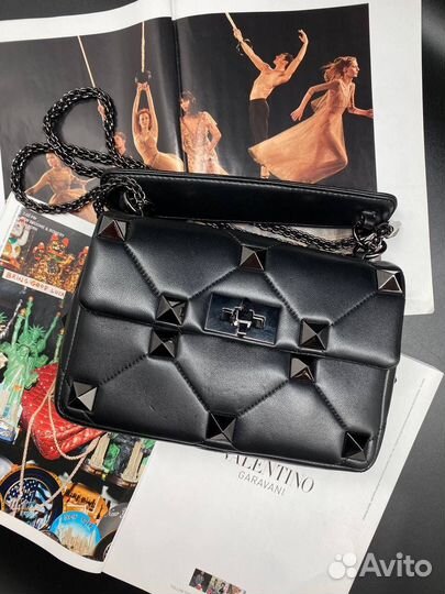 Сумка Valentino Roman Stud черная