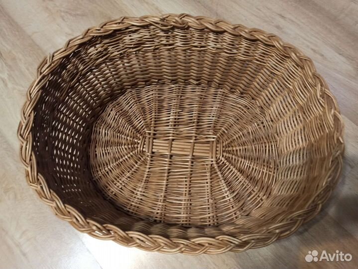 Корзинка для питомца из лозы