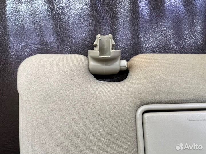 Козырек солнцезащитный бу правый Infiniti Fx35 S50