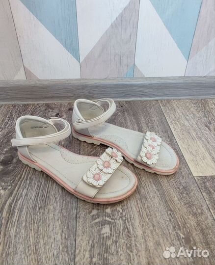 Сандалии для девочки