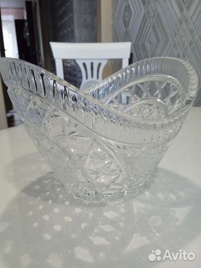 Хрустальная ваза