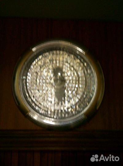 Светильник на стену