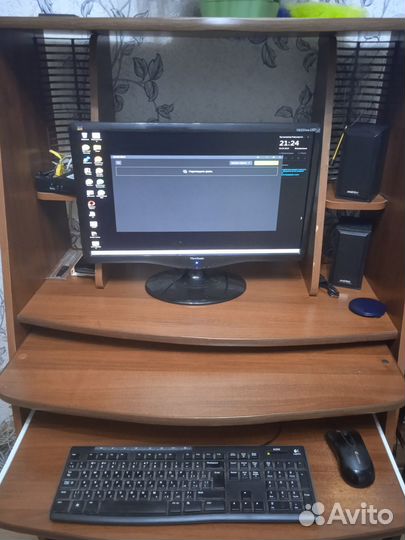 Компьютерный стол