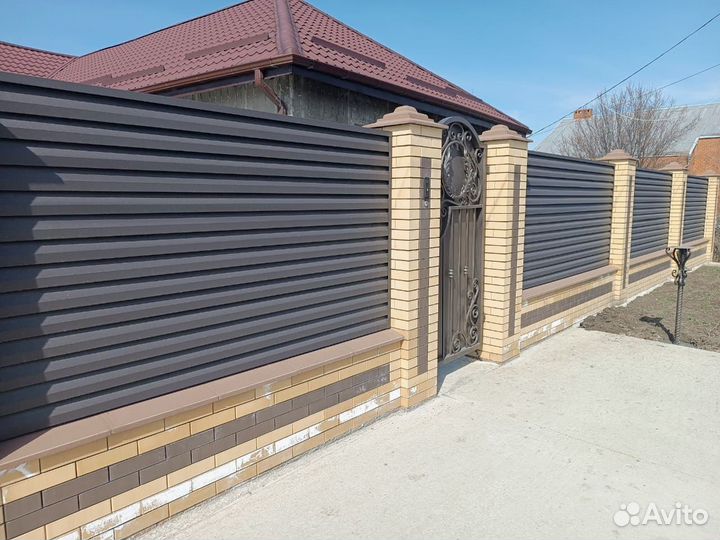 Заборы жалюзи металлические