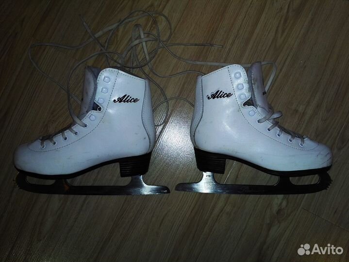 Коньки 33