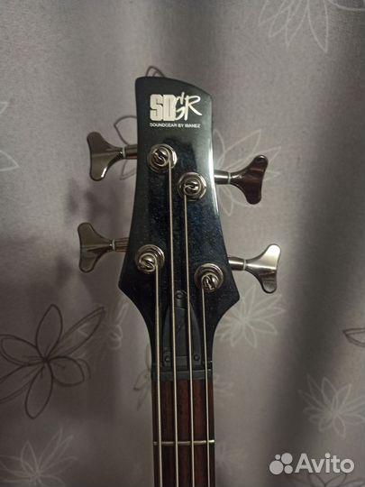Бас гитара ibanez sr300