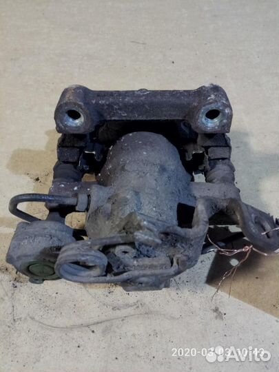 Суппорт задний правый Citroen Xsara Picasso