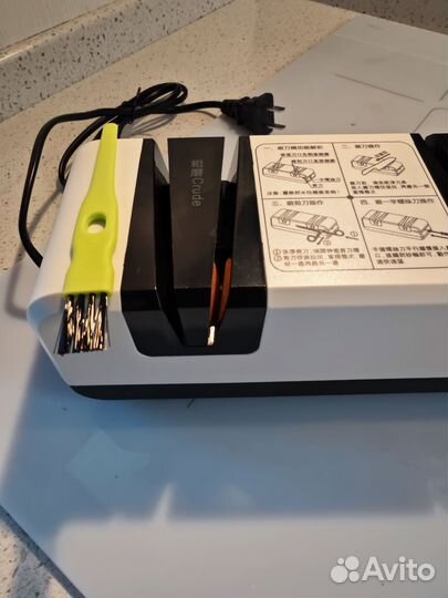 Точилка электрическая для ножей,новая