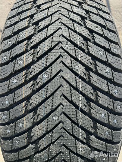 Grenlander Icedefensor Stud II 275/40 R20 и 315/35 R20 100T
