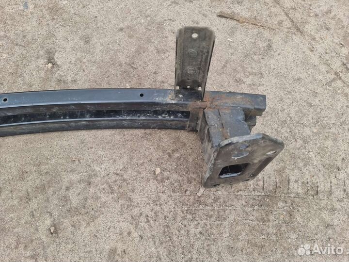 Усилитель переднего бампера Крета