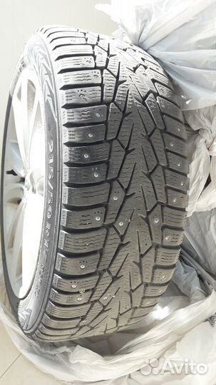 Колеса зимние Nokian Nordman 7 с дисками Hyundai