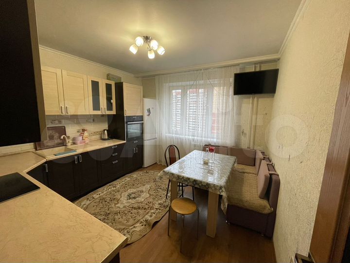 2-к. квартира, 60 м², 11/17 эт.