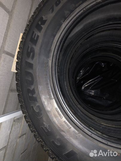 Bridgestone Ice Cruiser 7000 215/70 R16 100