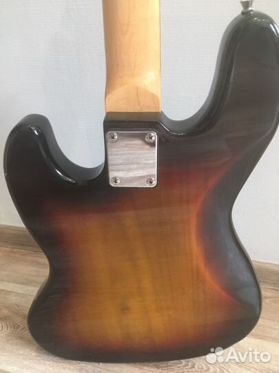 Бас гитара ashtone