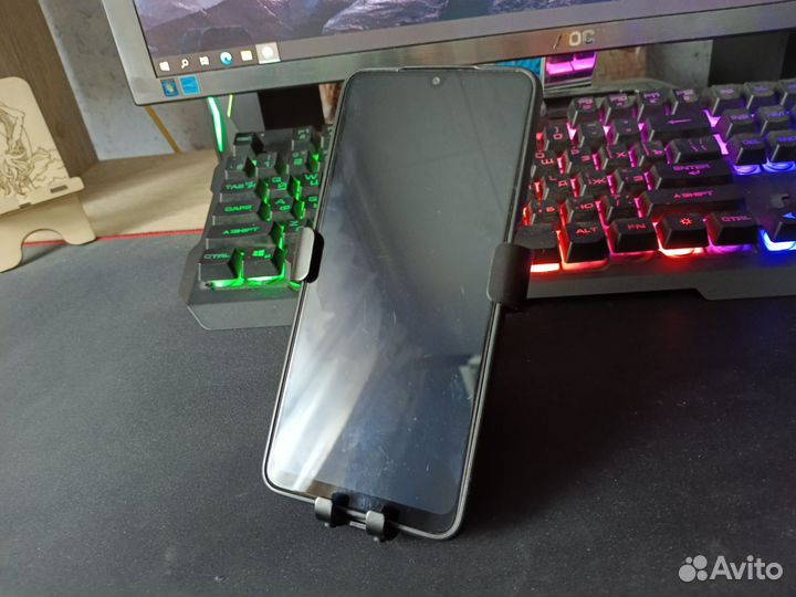 Держатель для телефона в машину