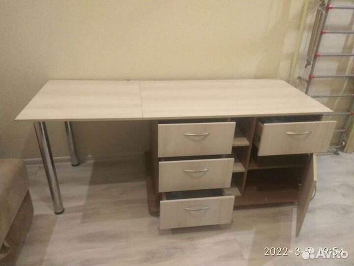 Стол письменный