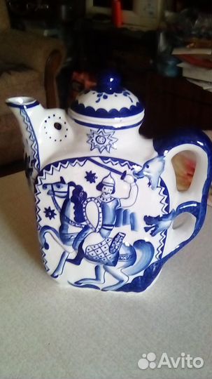 Чайник гжелевый