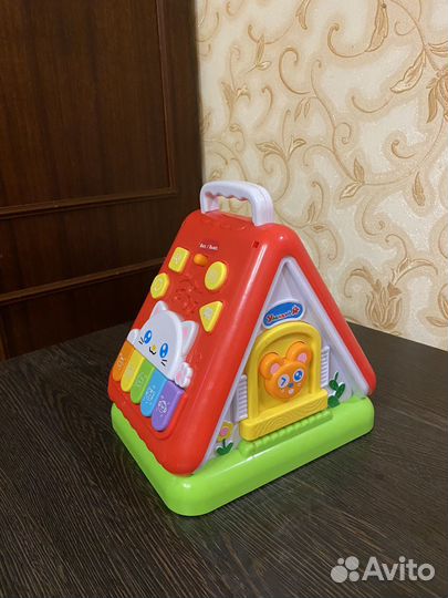 Развивающие игрушки для малышей/бизиборд