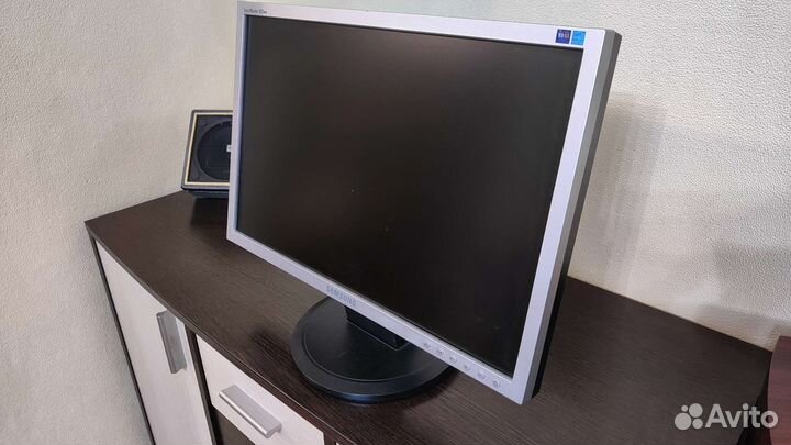 Монитор Samsung 923nw