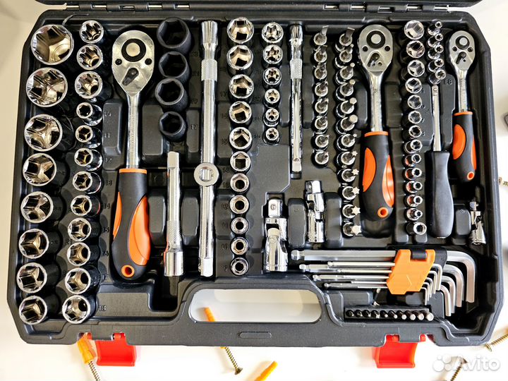 Набор инструментов для автомобиля 151 предмет