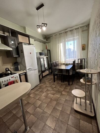 2-к. квартира, 56 м², 3/10 эт.