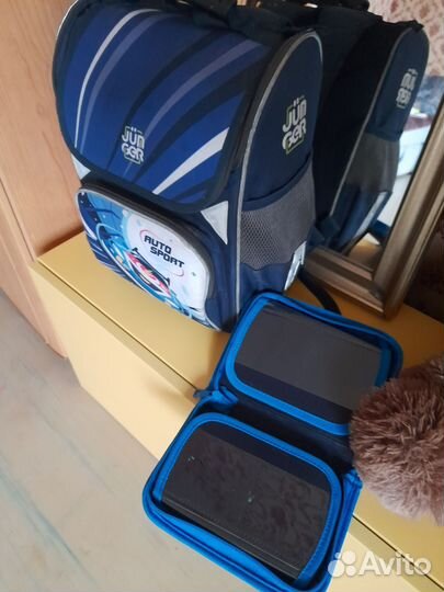 Школьный рюкзак с пеналом