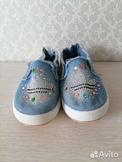 Кроссовки на девочку