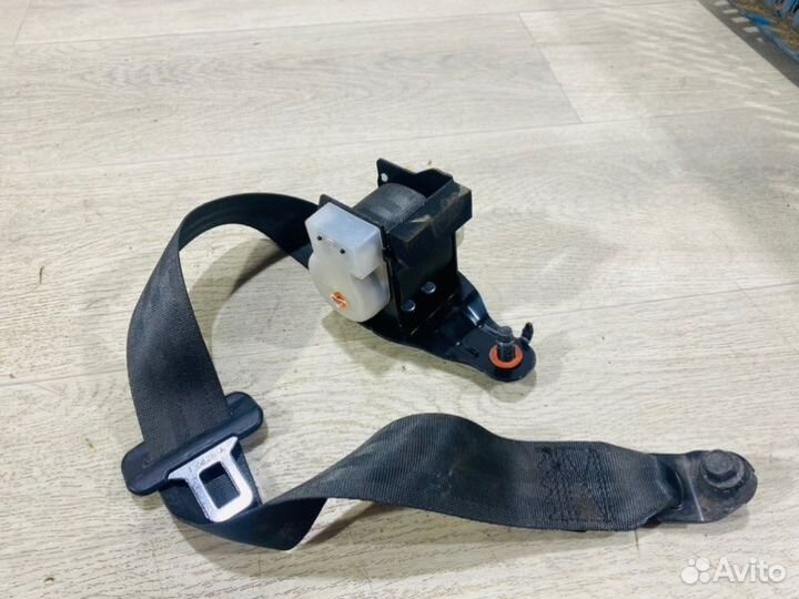 Ремень безопасности задний левый Kia Rio 3 седан