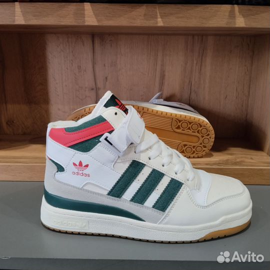 Кроссовки adidas