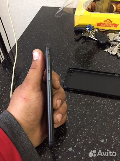 Телефон iPhone 7