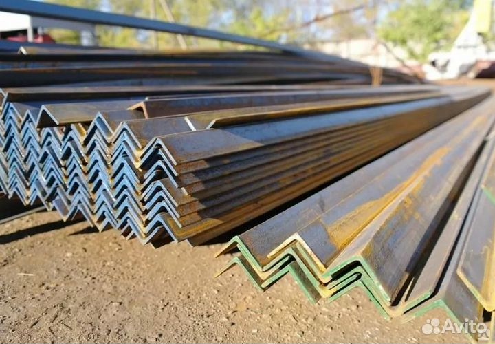 Уголок металлический