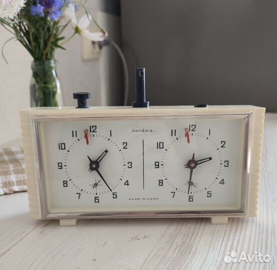 Часы механические Янтарь СССР