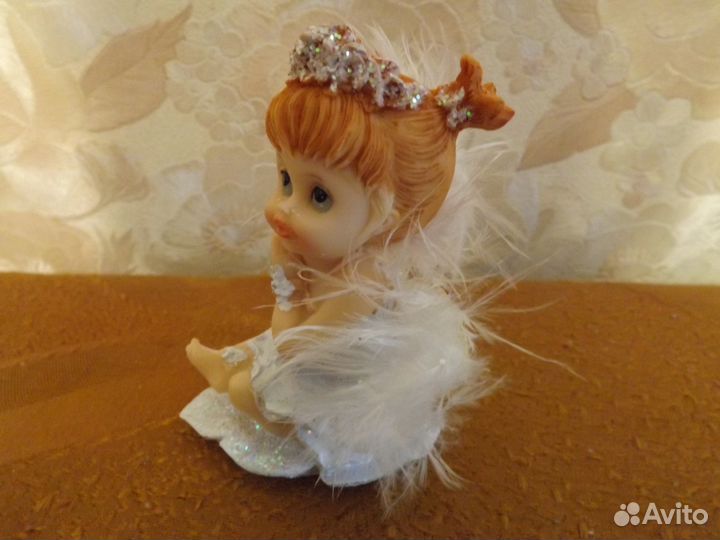 Фигурка ангелочка