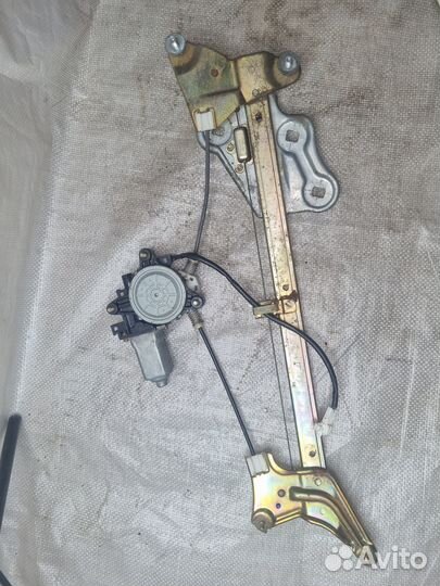 Стеклоподъемник передний левый Тойота Марк 2 100