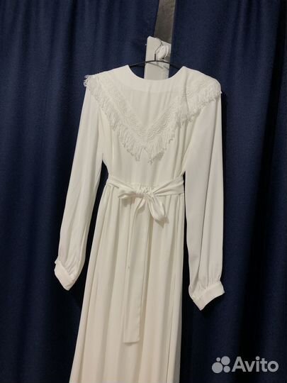 Платье белое