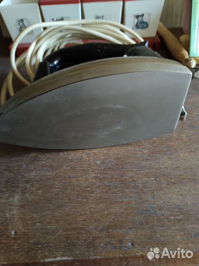 Утюг старинный электрический тяжёлый (1959г.)