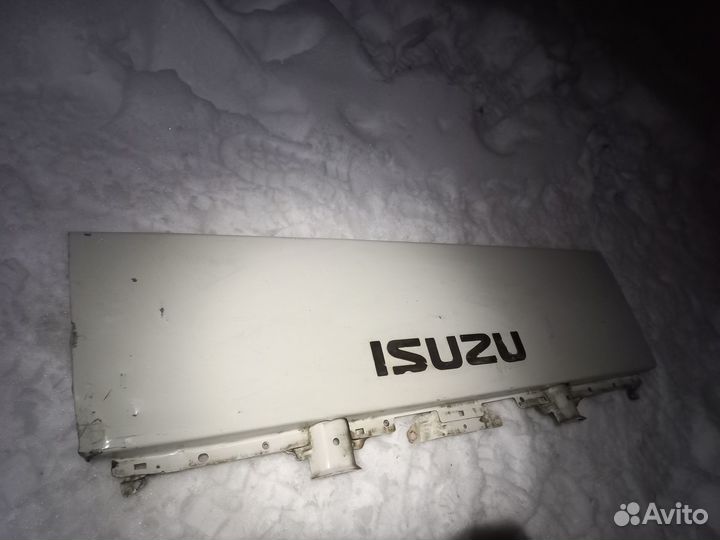 Isuzu капот