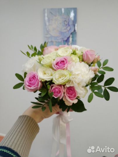 Свадебный букет невесты розы, диантусы, бутоньерка