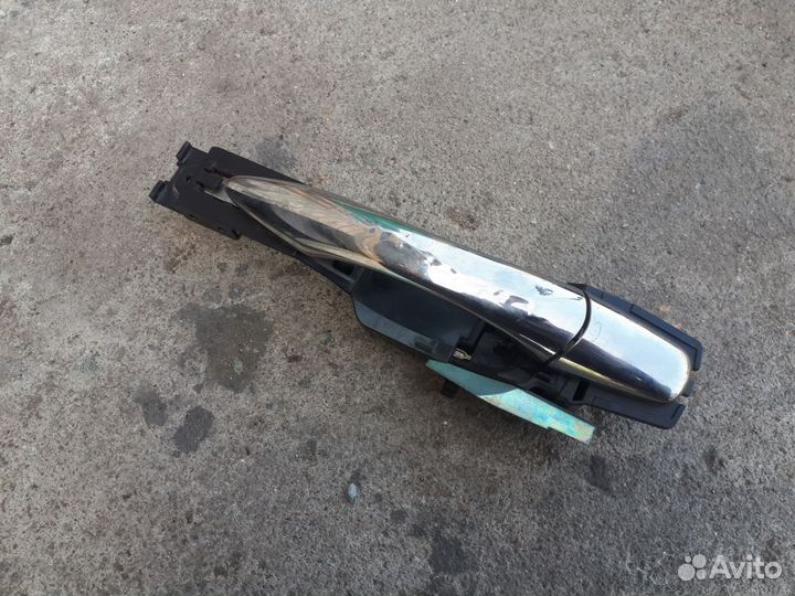 Ручка двери задняя правая Infiniti QX56 QX80