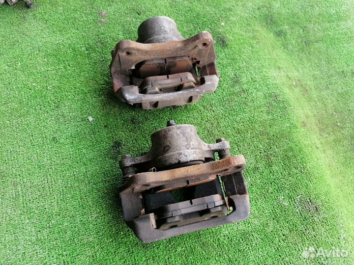 Суппорт задний левый на Hyundai Sonata 10-14