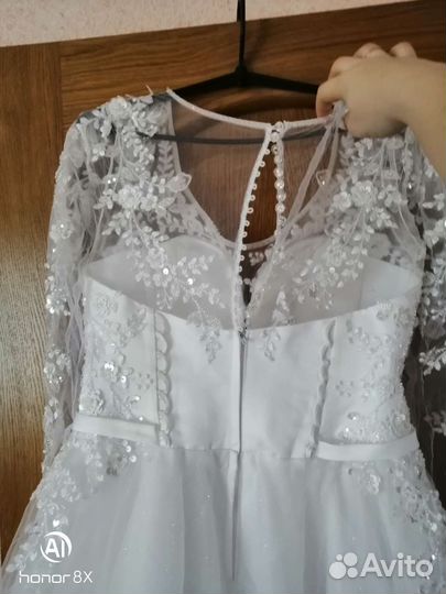 Свадебное платье