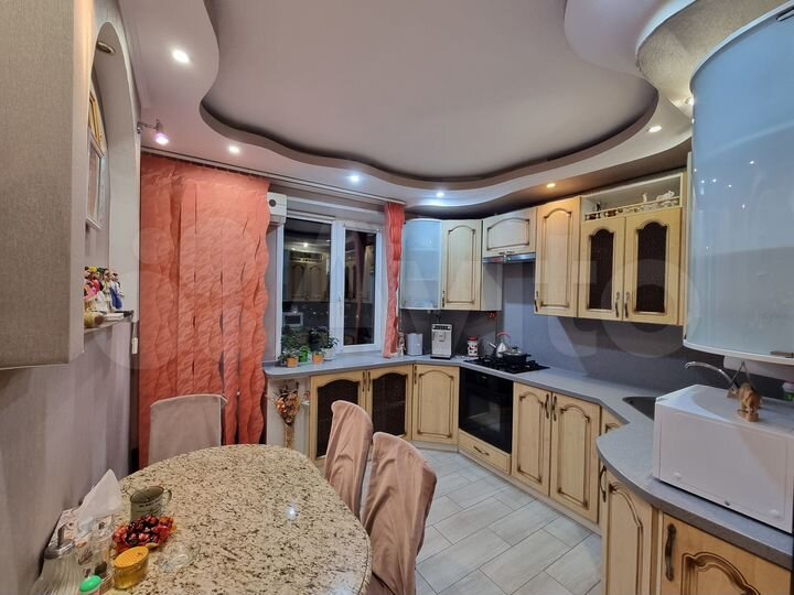 3-к. квартира, 73 м², 8/9 эт.