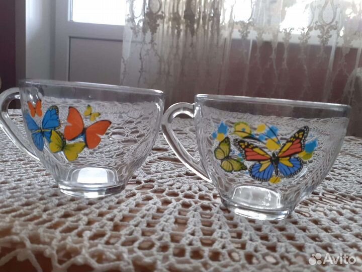 Бокалы и чашки чайные, стекло