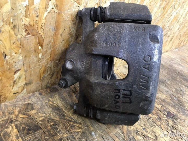 Суппорт тормозной передний правый Volkswagen Polo