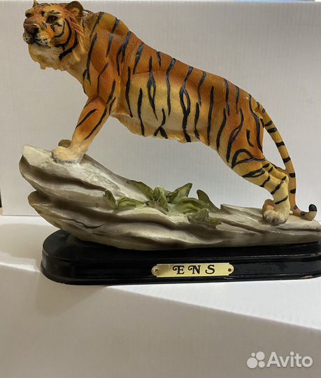 Статуэтка тигр