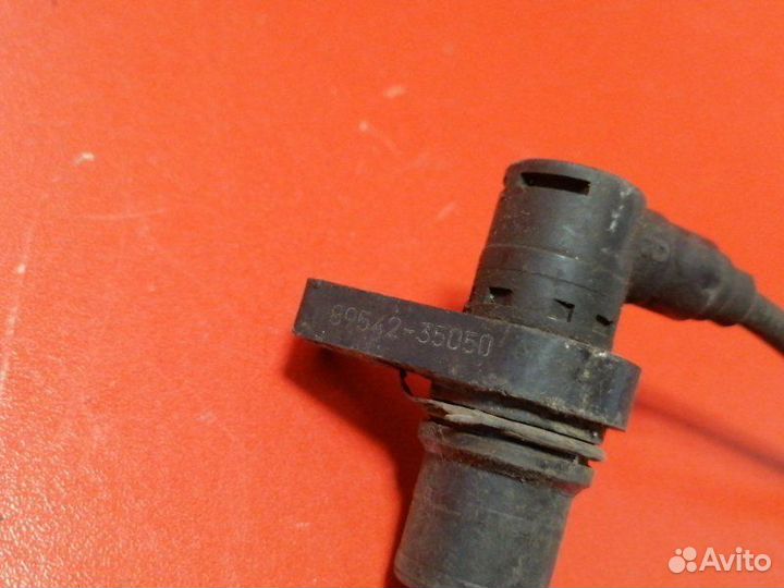 Датчик abs передний правый Toyota Land Cruiser