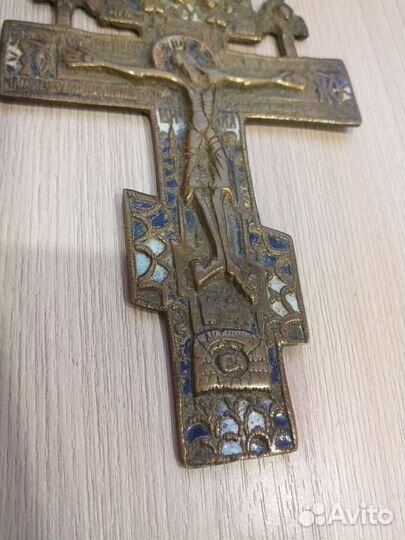 Крест с херувимами