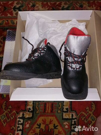 Лыжные ботинки