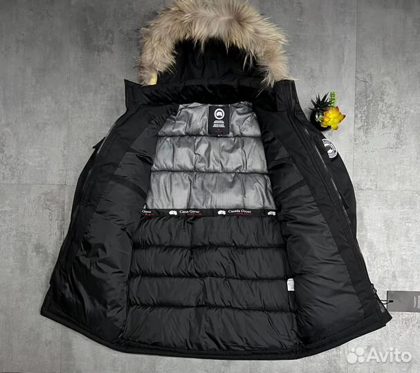 Зимняя куртка Canada goose